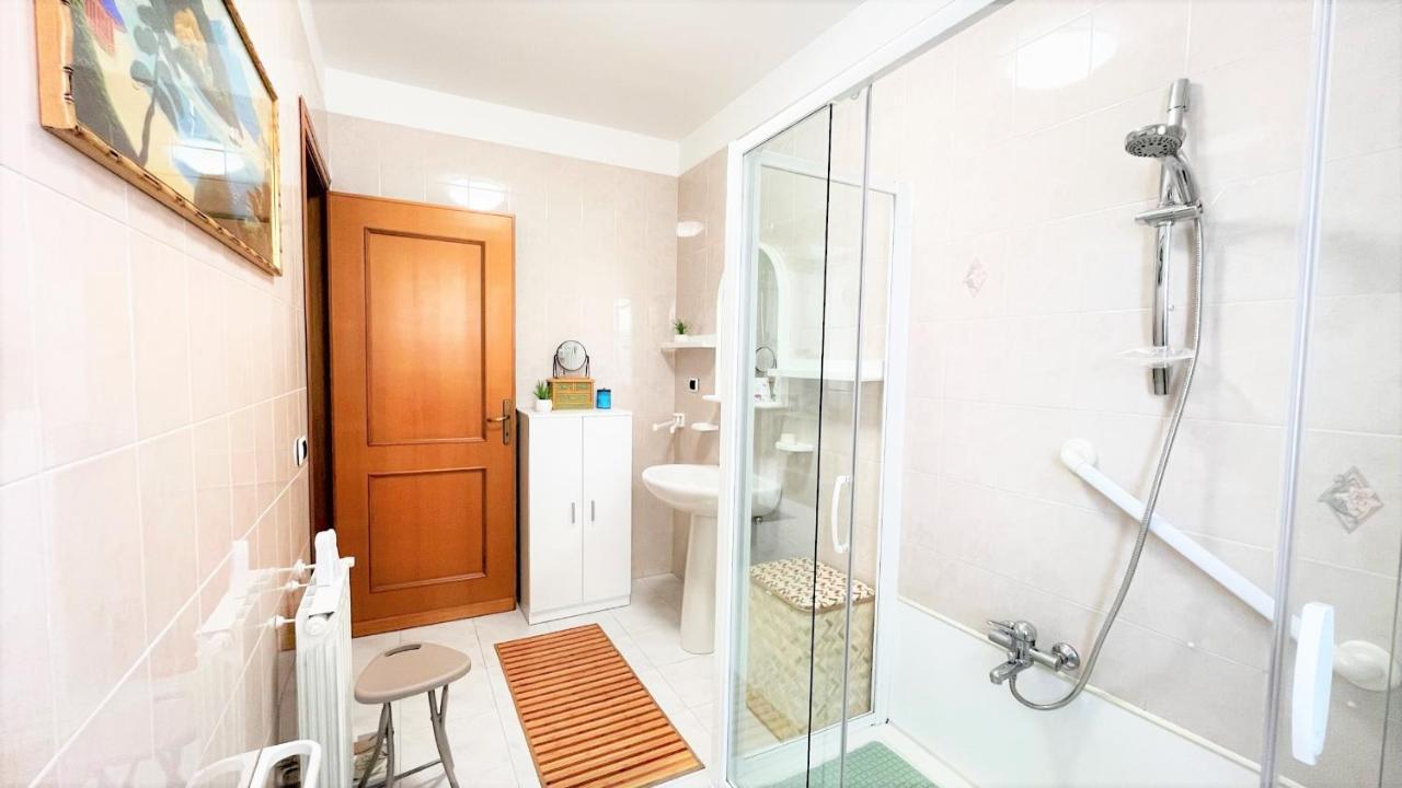 Bougainvillea Home - Ospedale Policlinico 몬세라토 외부 사진